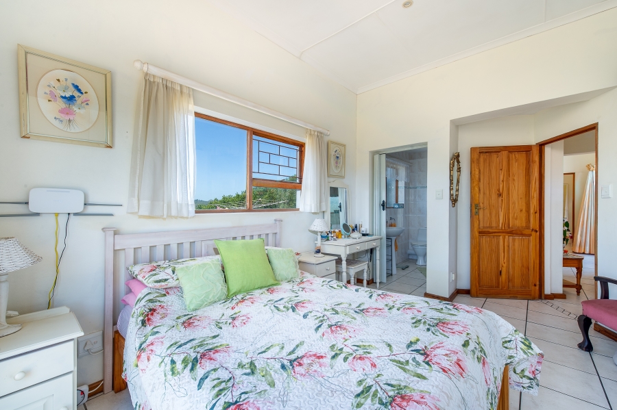 6 Bedroom Property for Sale in Cola Beach Western Cape